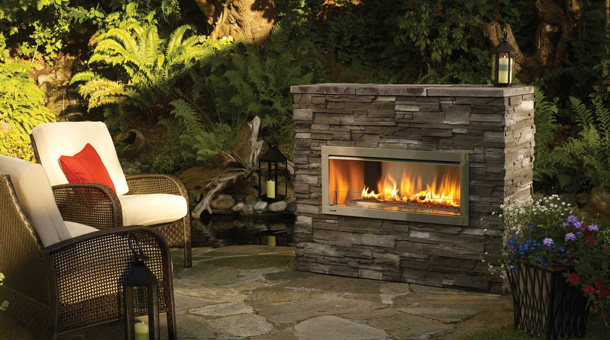 The Regency Horizon™ HZO42 Outdoor Gas Fireplace features quality workmanship and contemporary styling available at The Energy House in Northern California.
